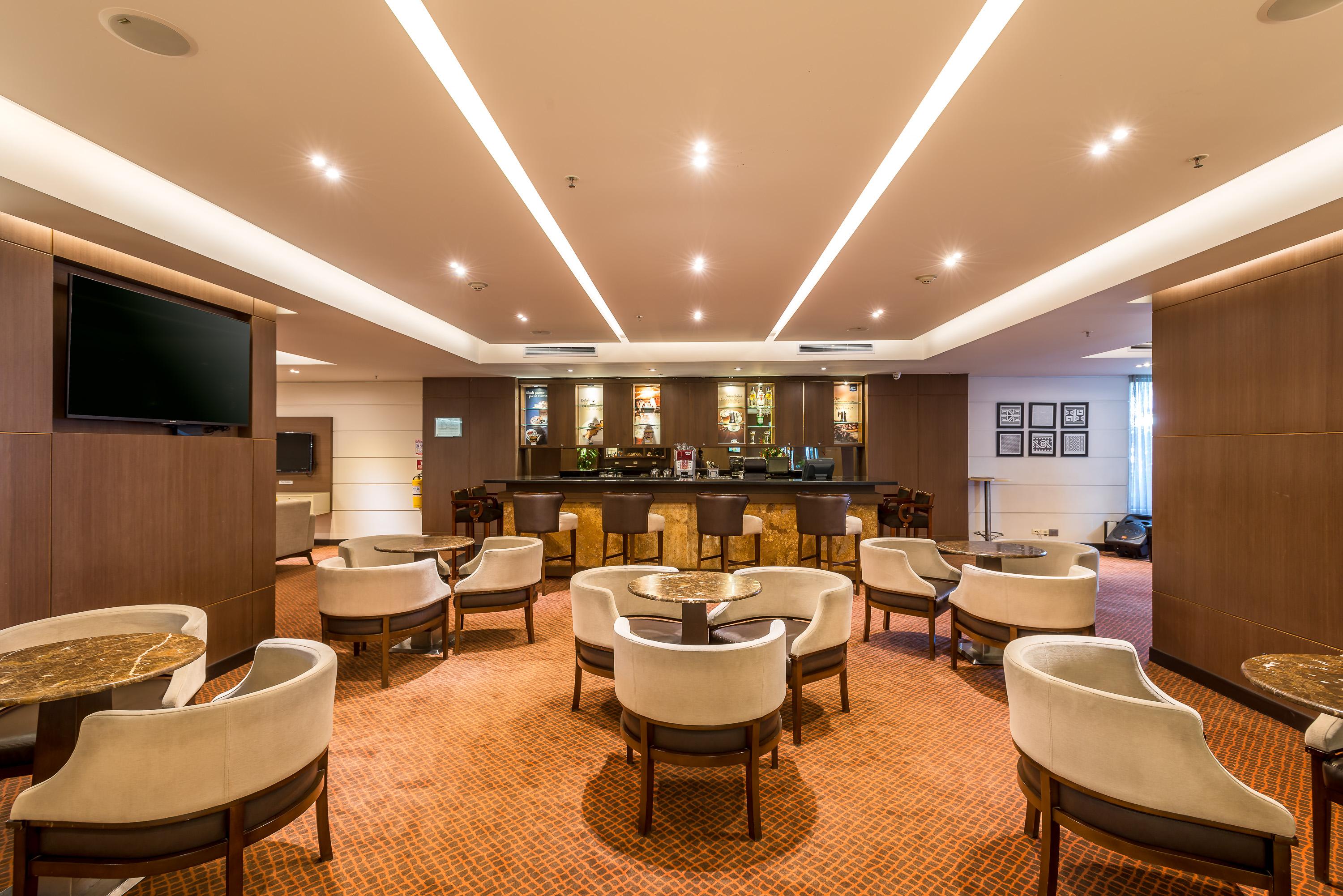 Hotel Dann Carlton Bogota Ngoại thất bức ảnh The Royal Orchid Lounge at Suvarnabhumi Airport