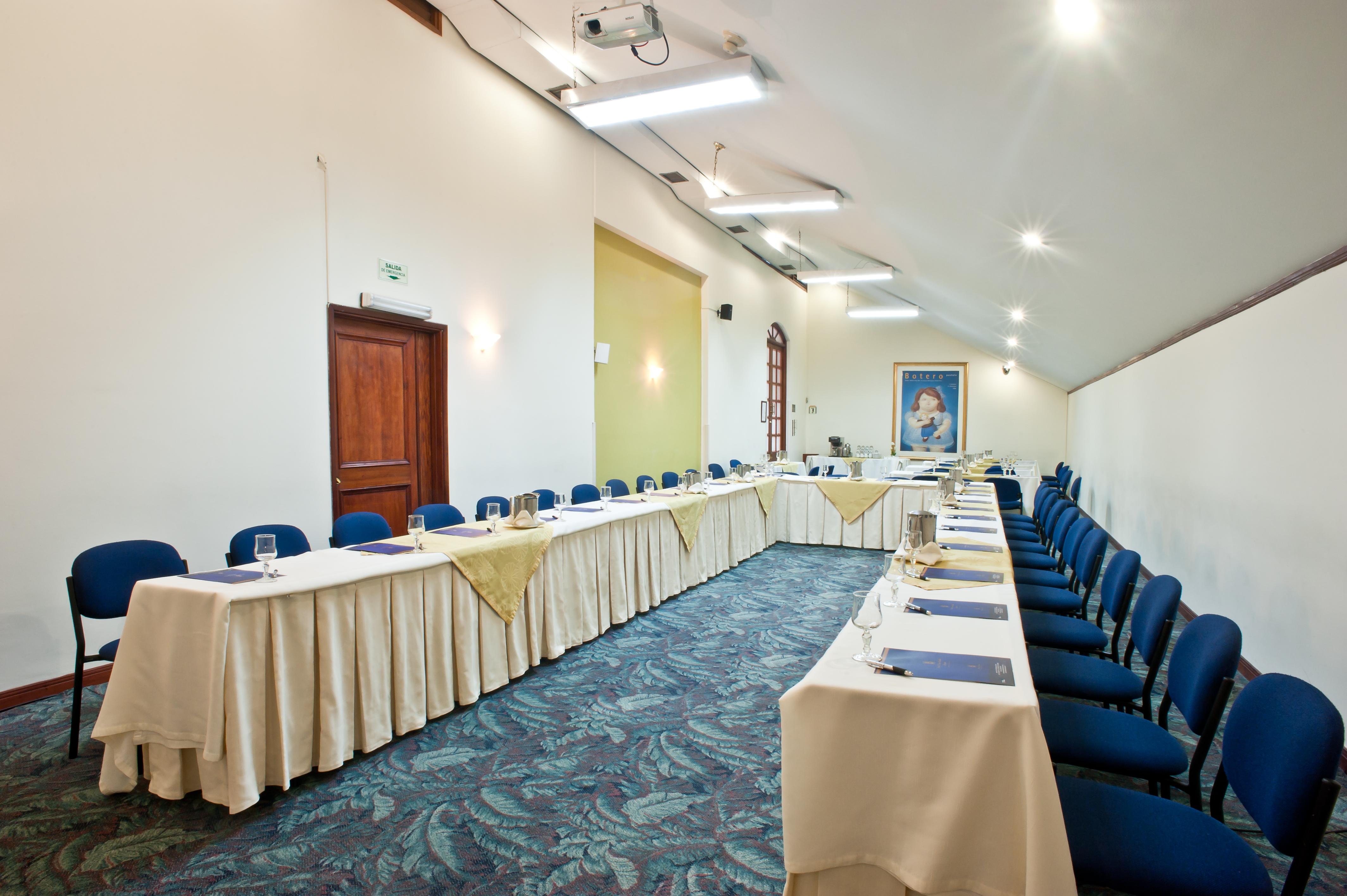 Hotel Dann Carlton Bogota Ngoại thất bức ảnh Meeting room