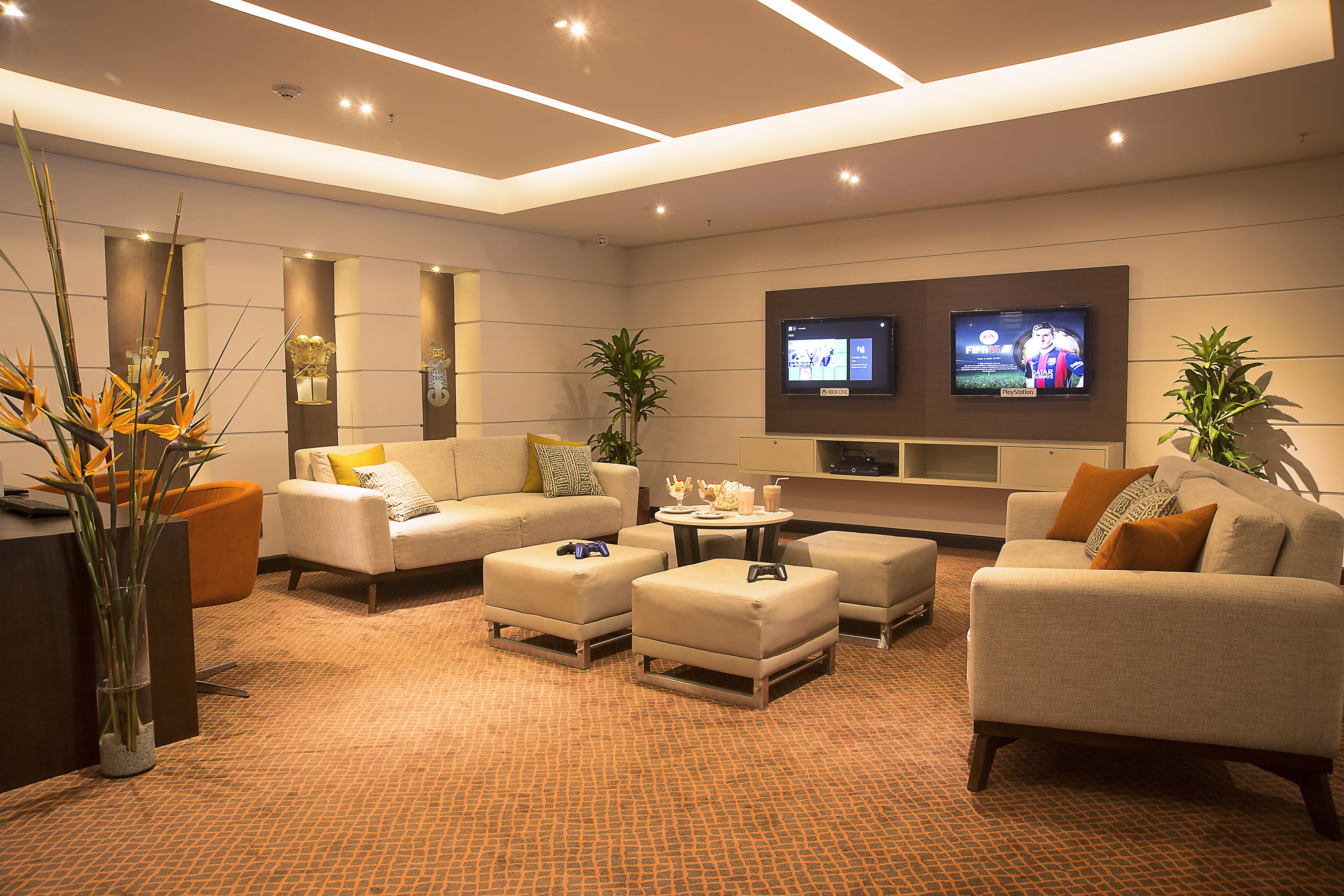 Hotel Dann Carlton Bogota Ngoại thất bức ảnh The lounge at the airport