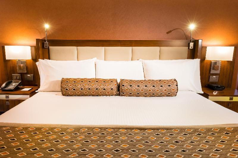 Hotel Dann Carlton Bogota Phòng bức ảnh A bed