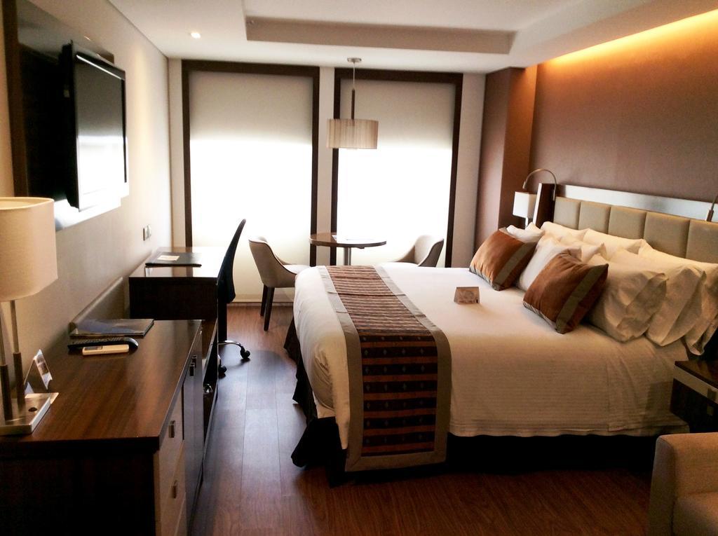 Hotel Dann Carlton Bogota Ngoại thất bức ảnh A room at the hotel