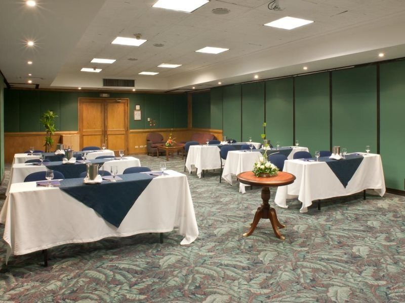 Hotel Dann Carlton Bogota Ngoại thất bức ảnh The Green Room